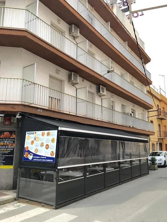 Hostal Los Manos Blanes Guest house