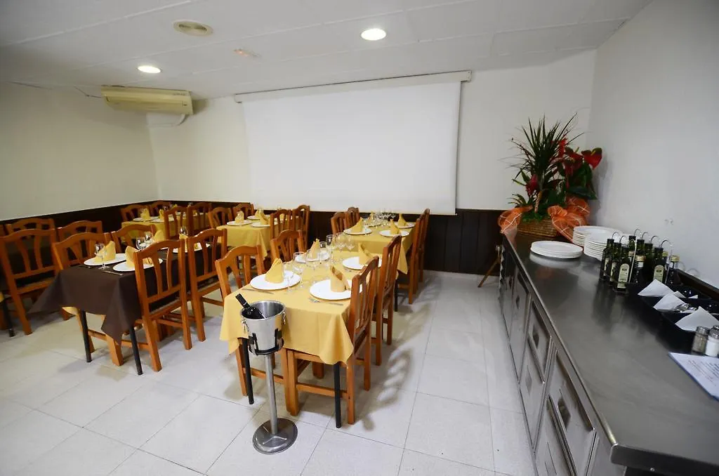 Hostal Los Manos Blanes Guest house